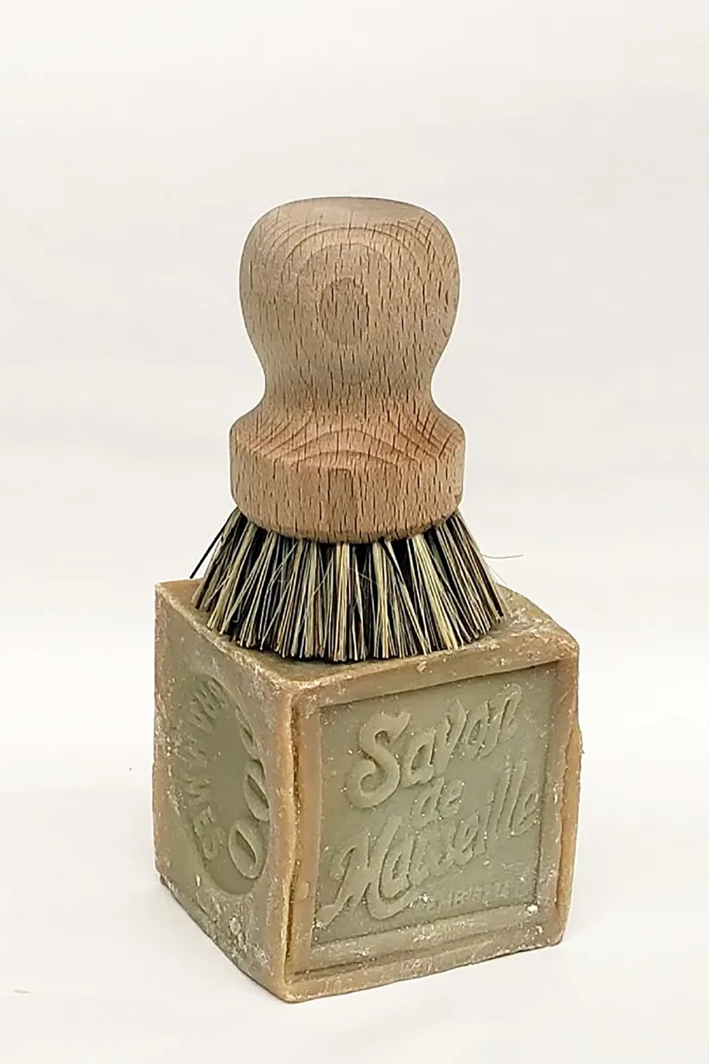 POT-SCRUBBING BRUSH